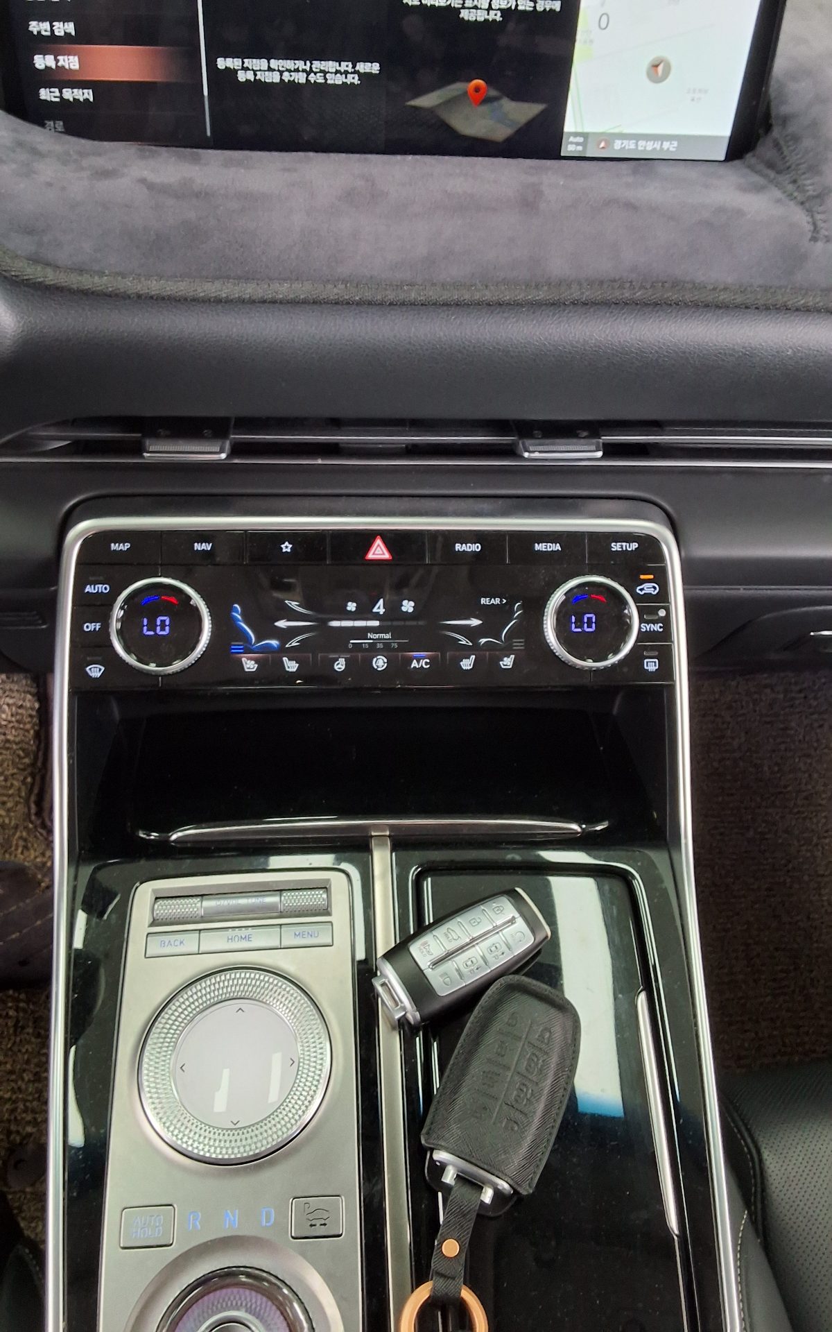 2021 - genesis gv80