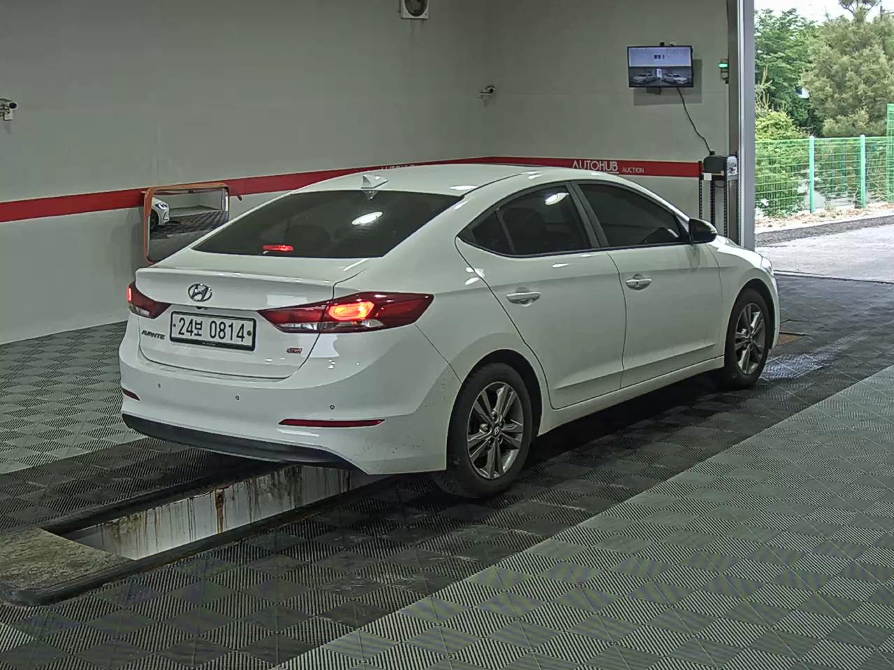 2017 - hyundai avante