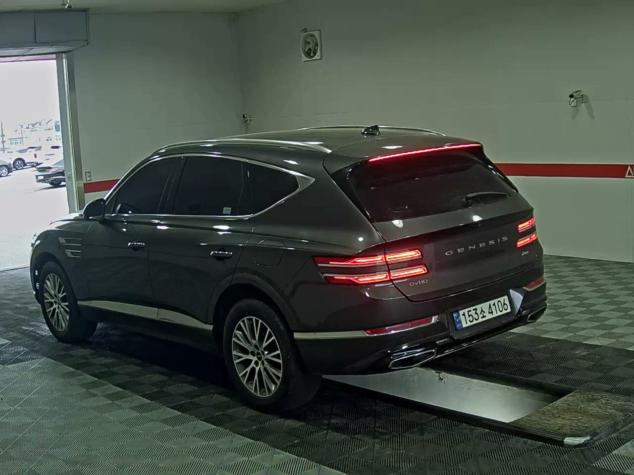 2021 - genesis gv80