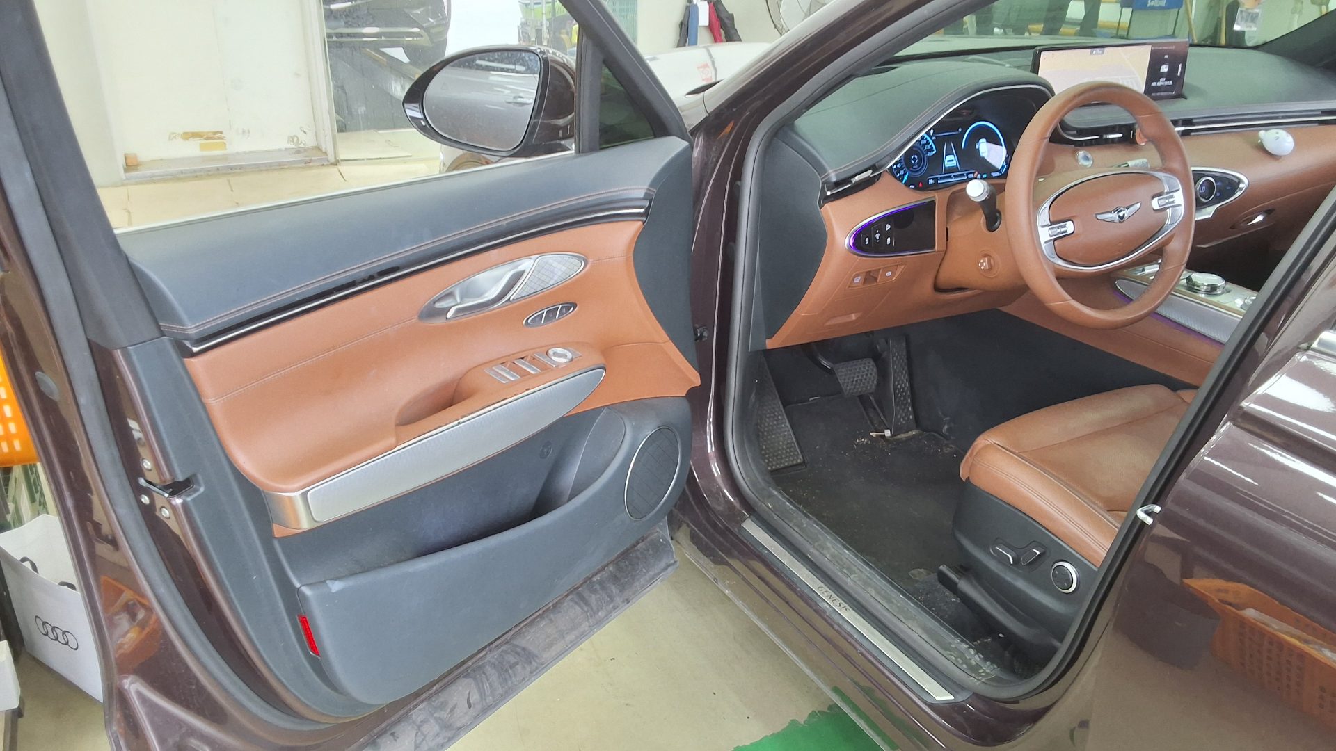 2021 - genesis gv70