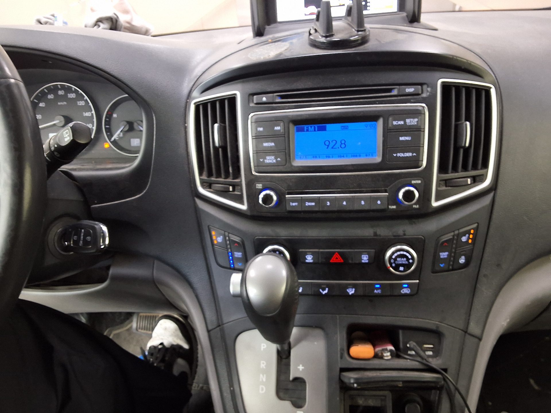 2017 - hyundai grand starex