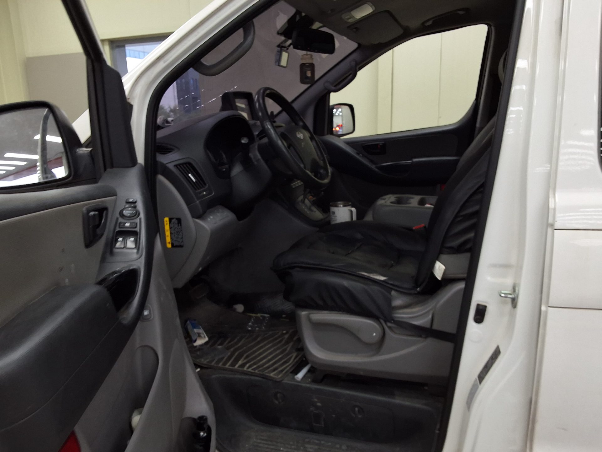 2017 - hyundai grand starex