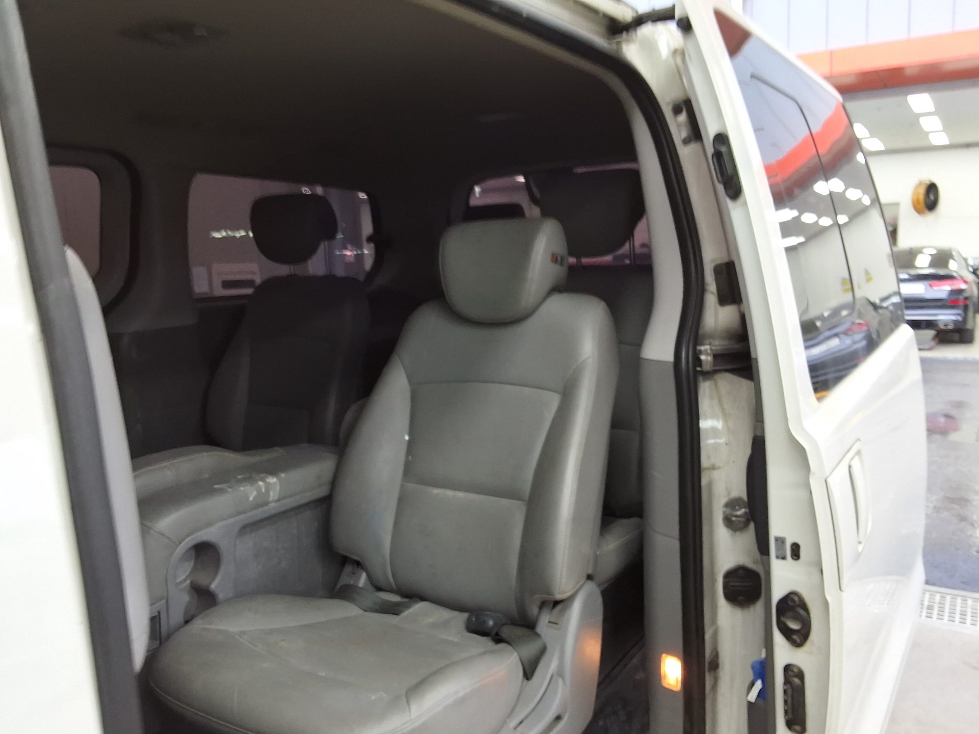 2017 - hyundai grand starex