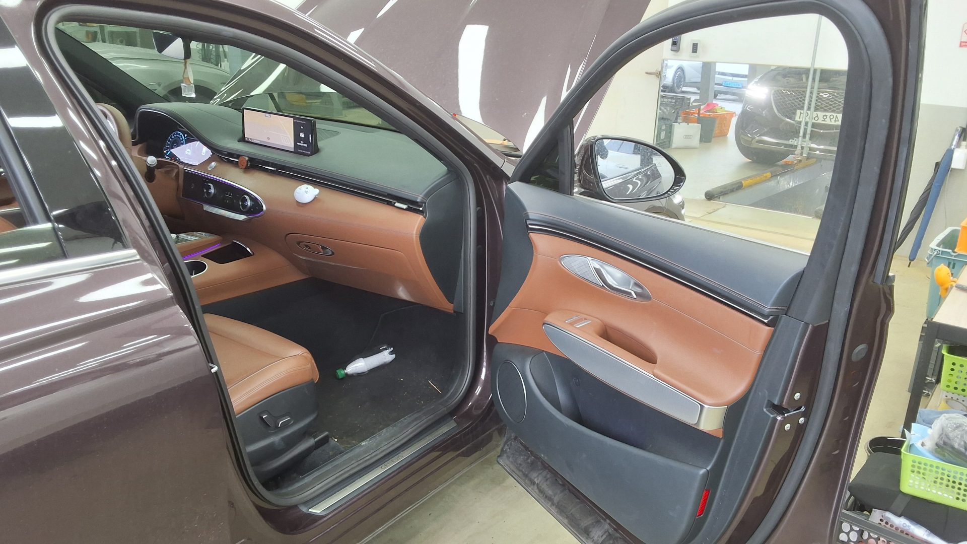 2021 - genesis gv70
