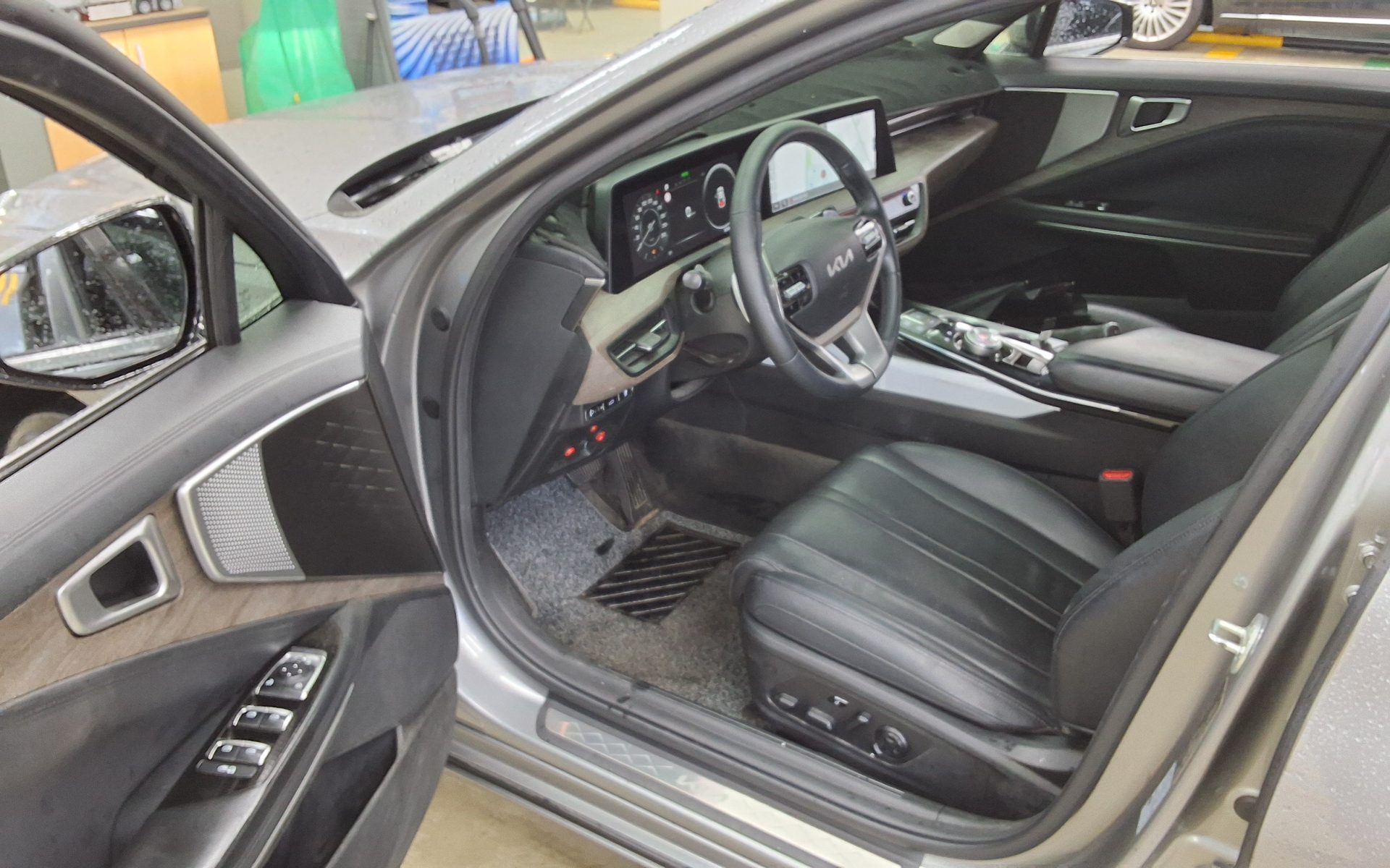 2023 - kia k8
