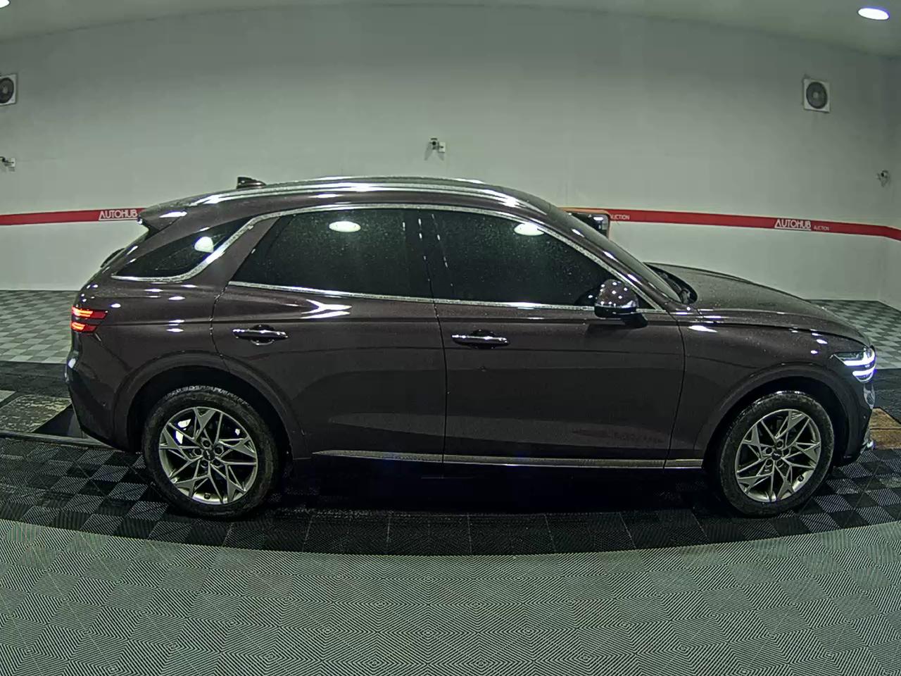 2021 - genesis gv70