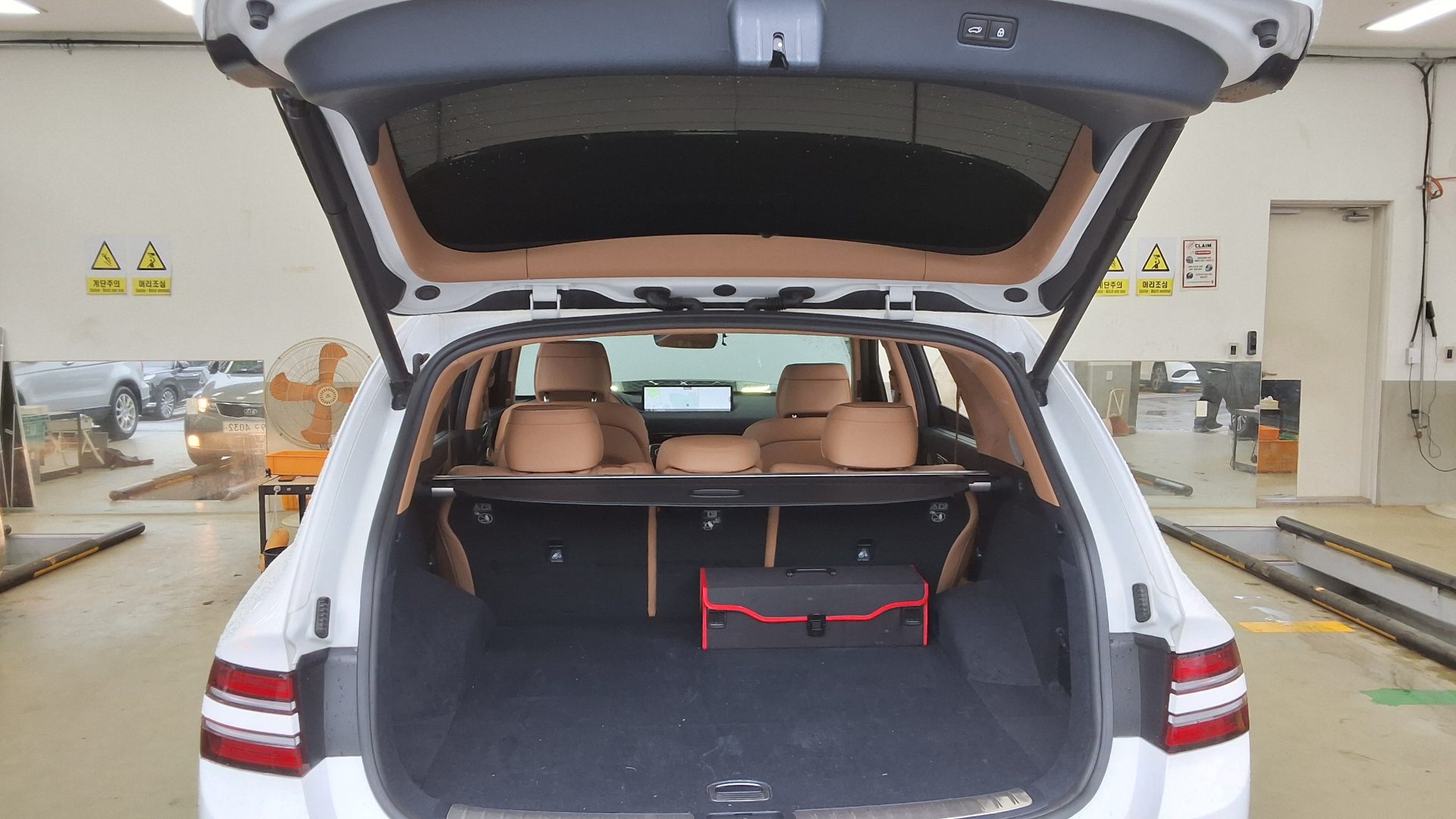 2021 - genesis gv80