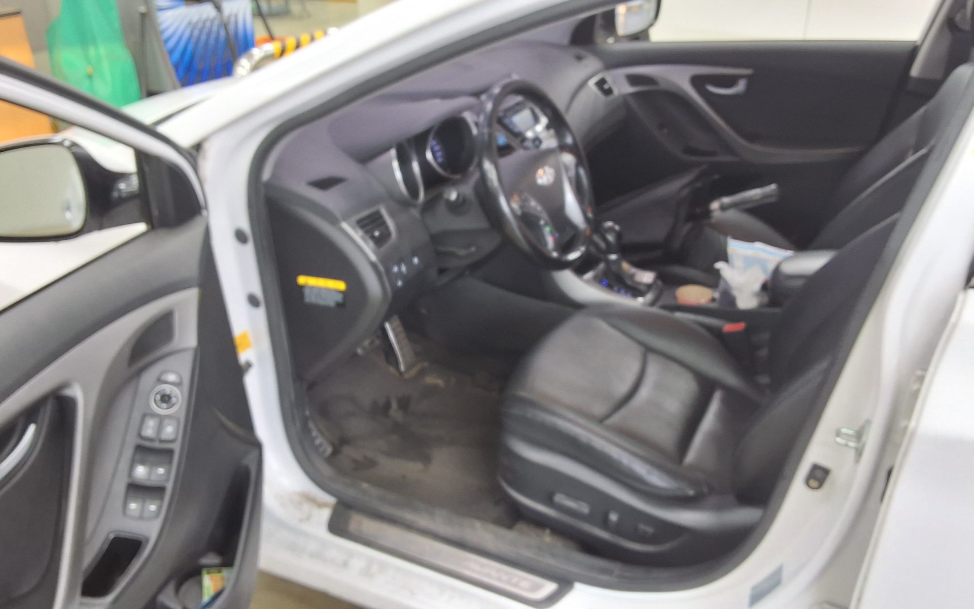 2014 - hyundai avante
