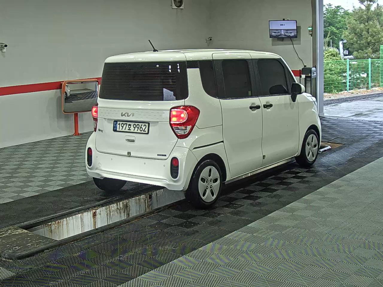 2022 - kia ray