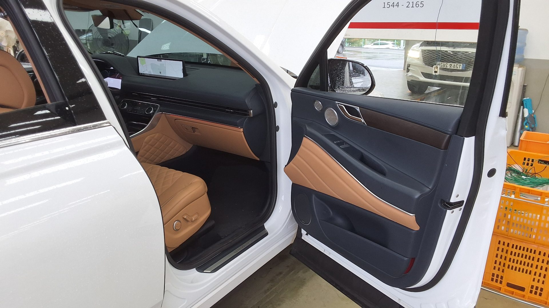 2021 - genesis gv80