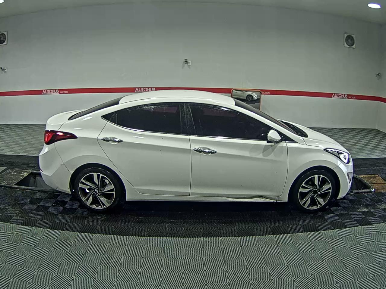 2014 - hyundai avante