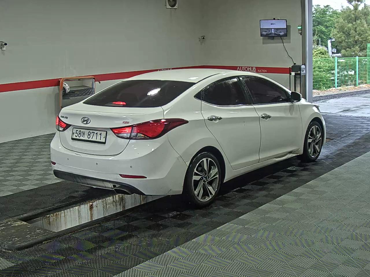 2014 - hyundai avante