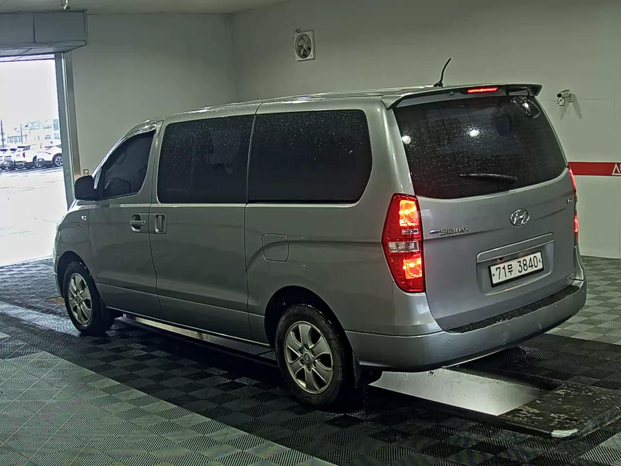 2017 - hyundai grand starex