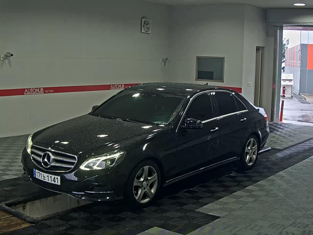 MERCEDES-BENZ CLASS (4TH GEN) E300 BLUETEC