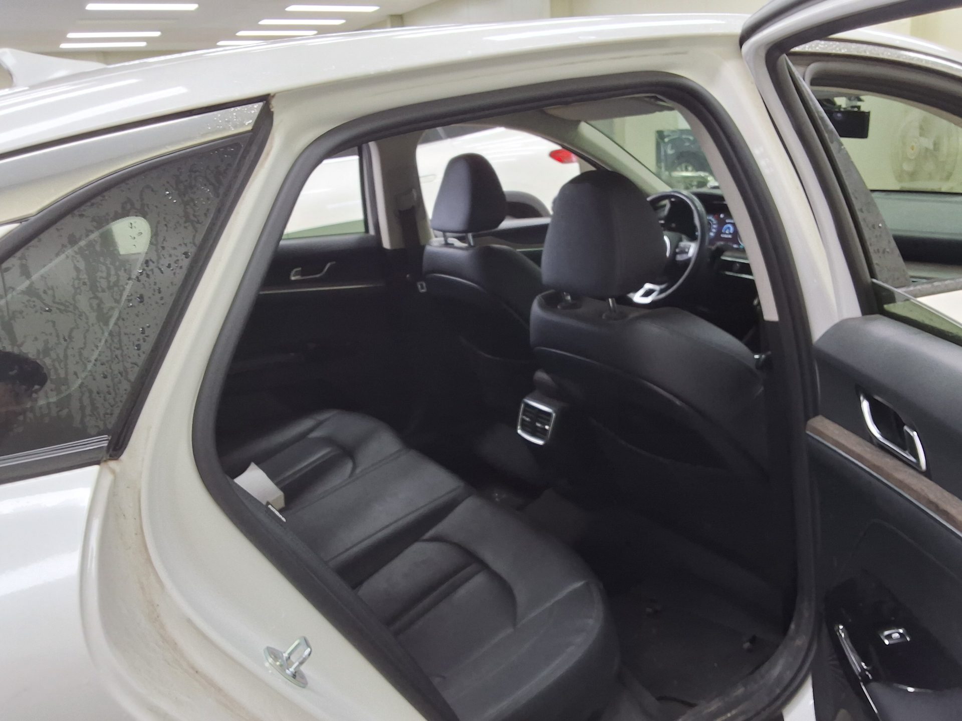 2022 - kia k5