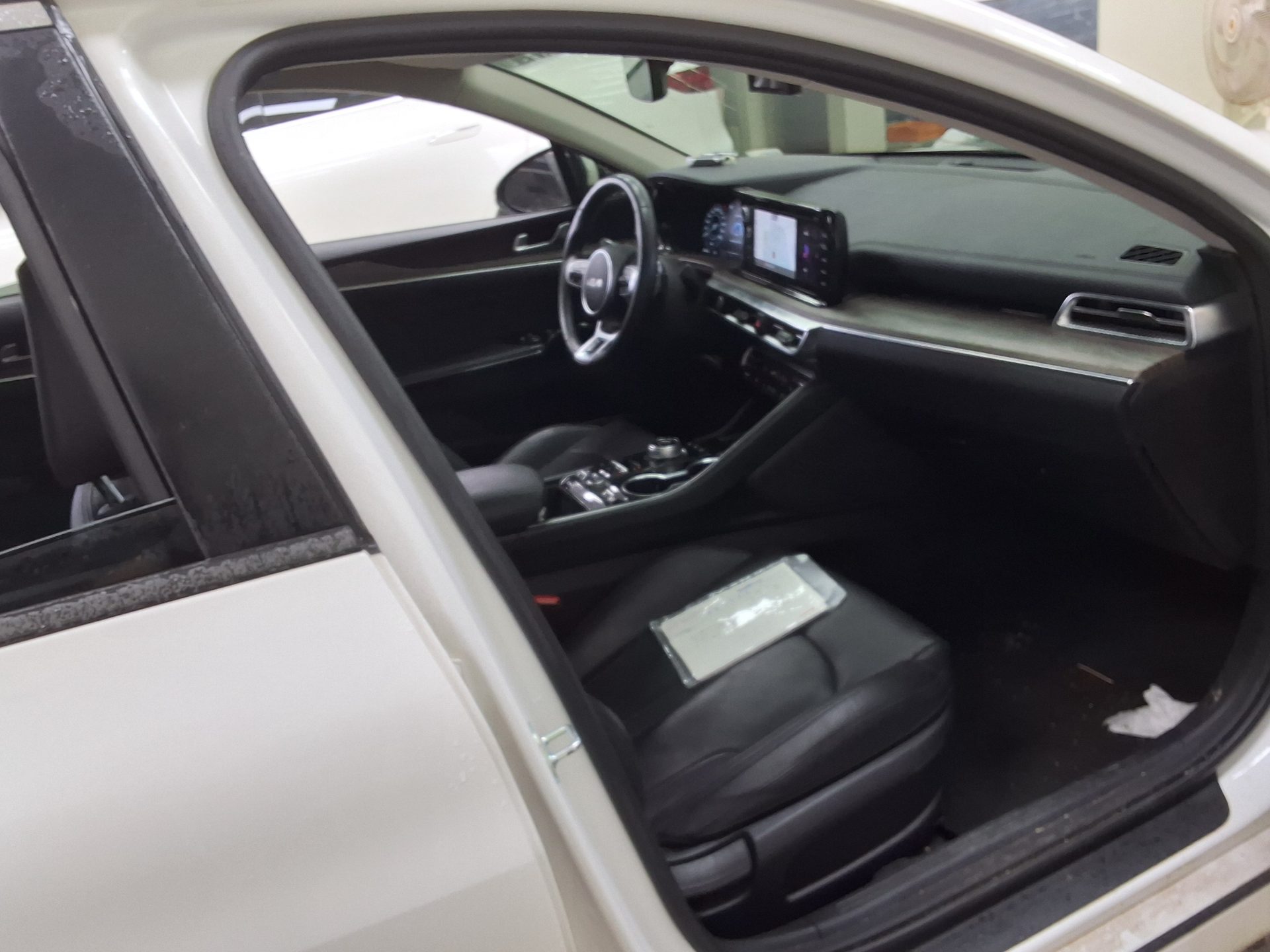 2022 - kia k5