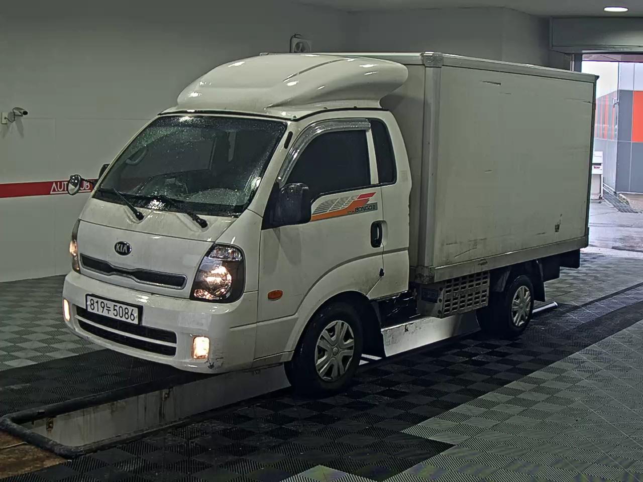 KIA BONGO III CARGO BUILT-IN BOX TRUCK 1 TON KING CAB
