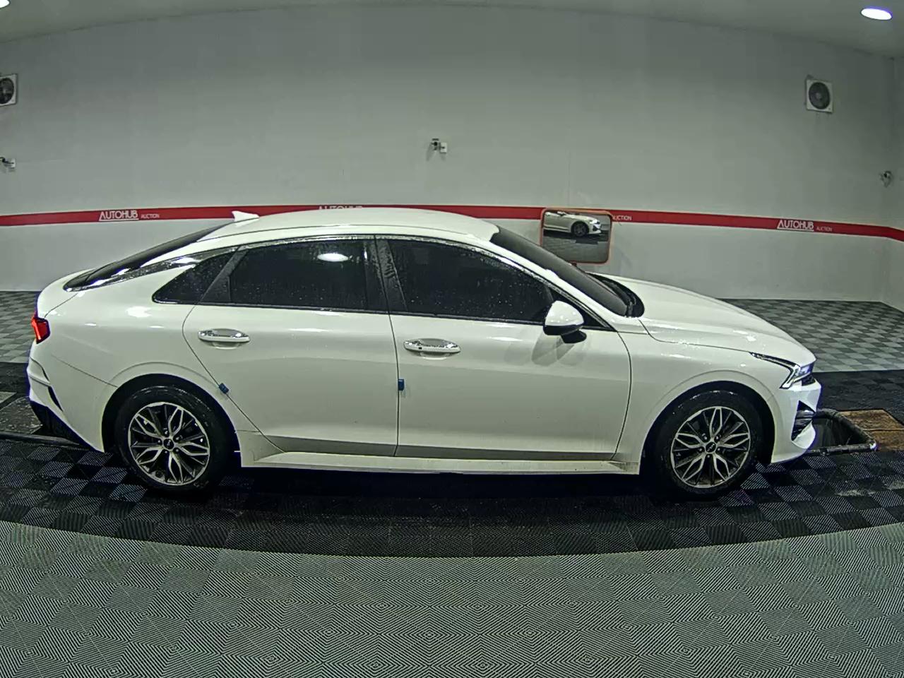 2022 - kia k5