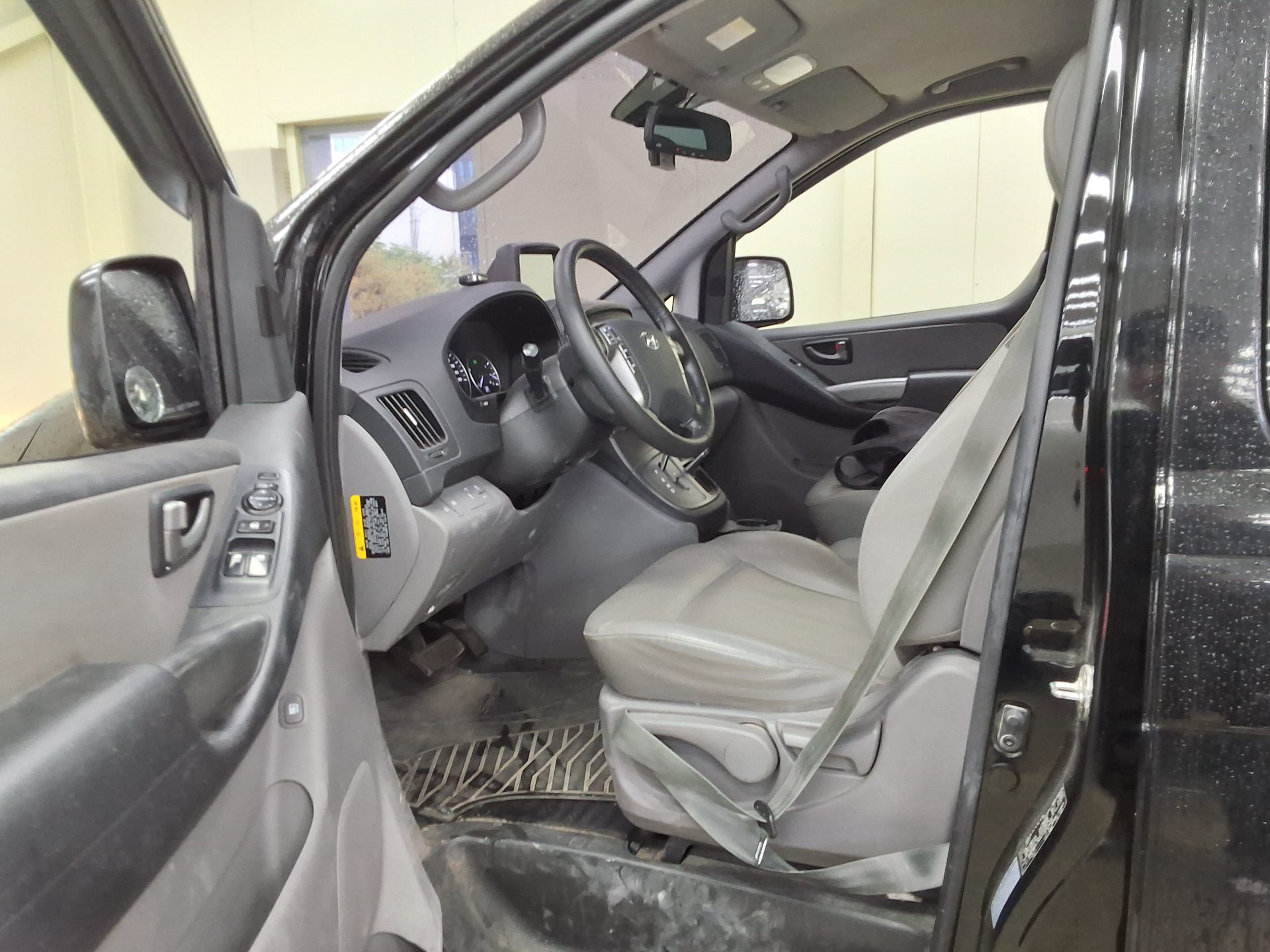 2018 - hyundai grand starex