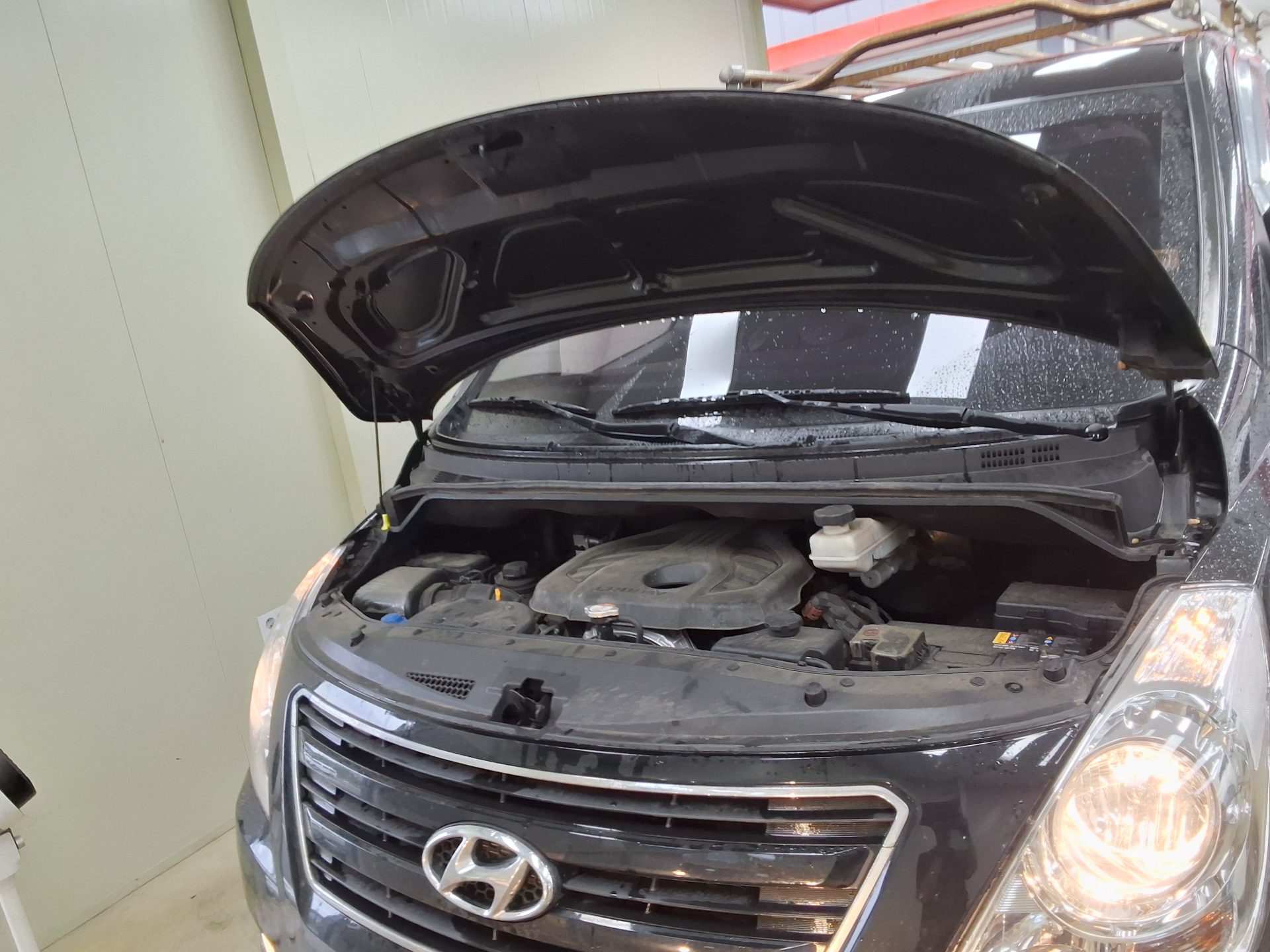 2018 - hyundai grand starex