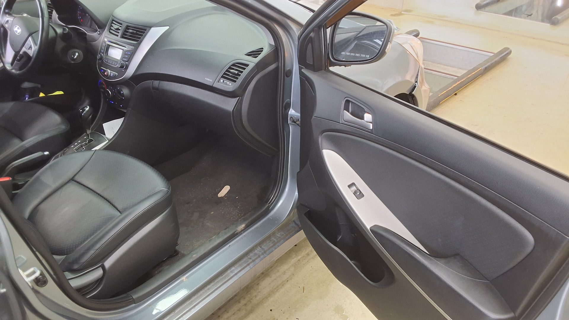 2019 - hyundai accent