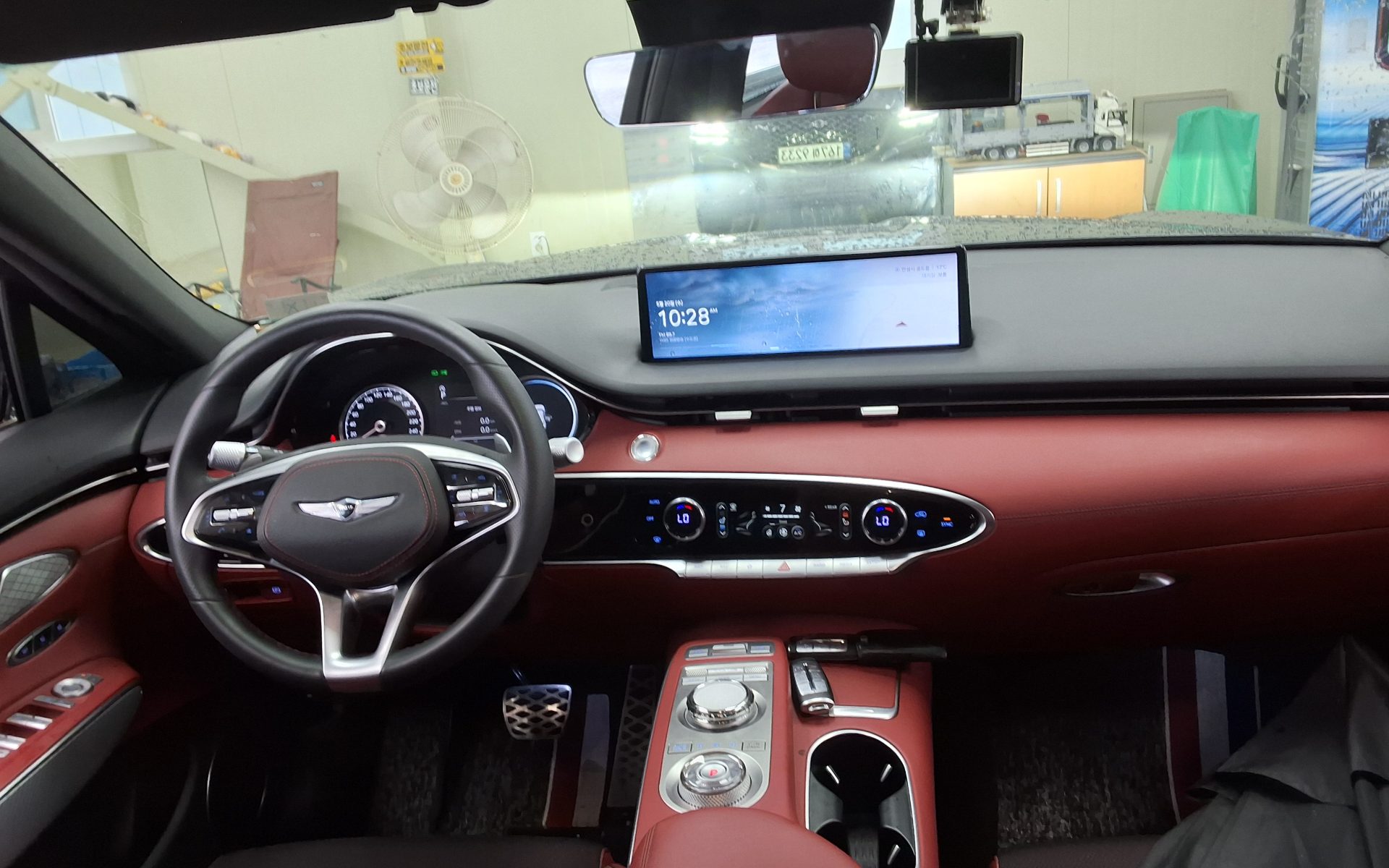 2021 - genesis gv70