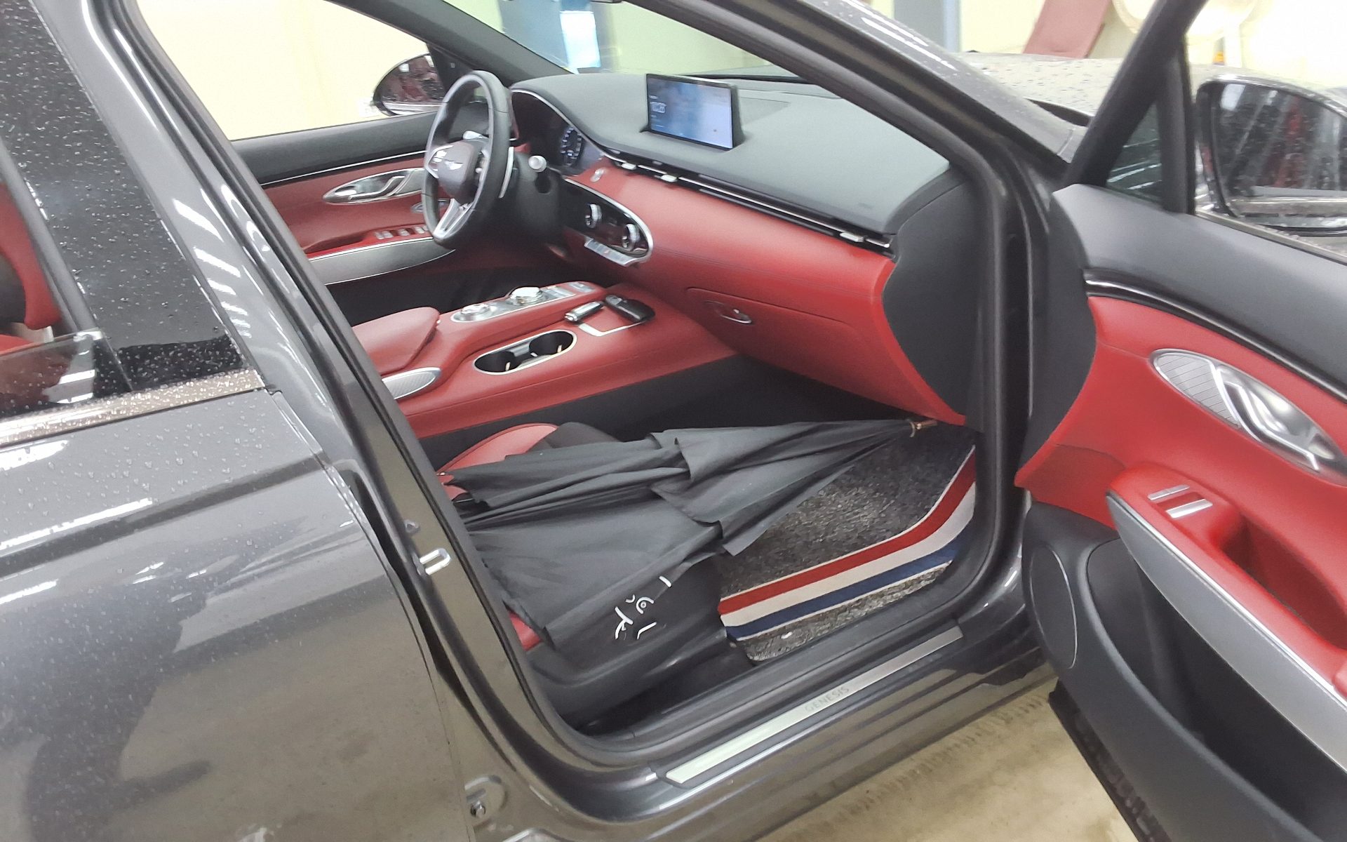 2021 - genesis gv70