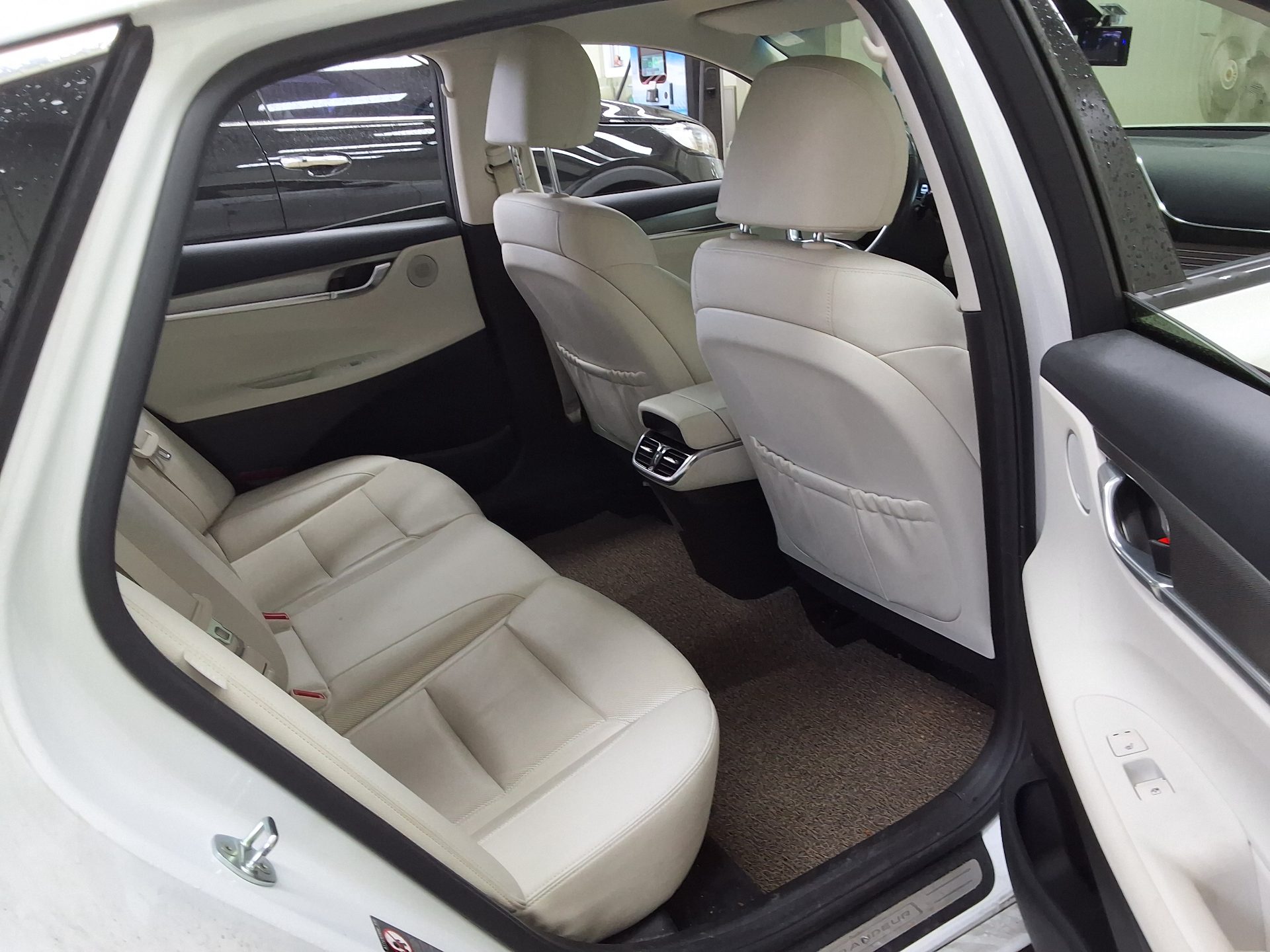 2022 - hyundai grandeur