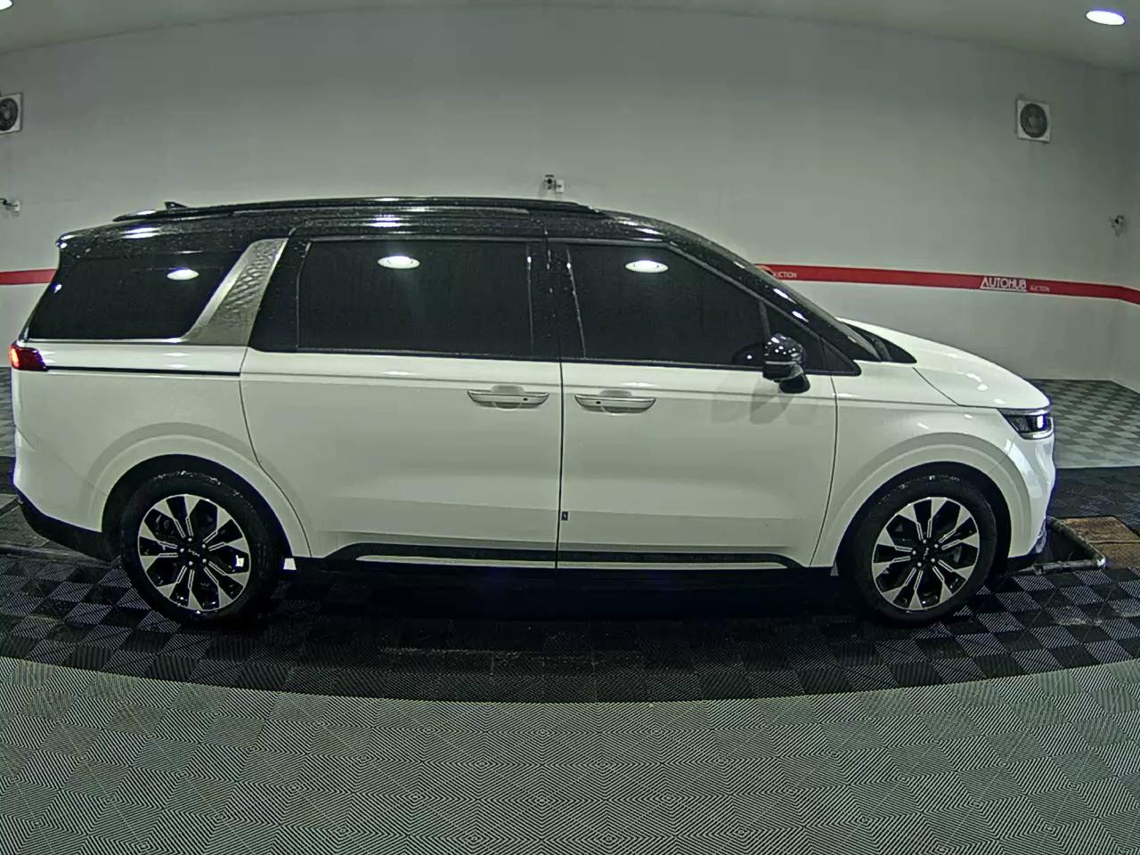 2023 - kia carnival