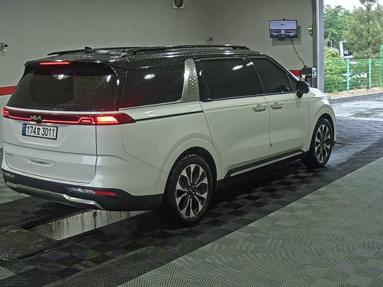 2023 - kia carnival