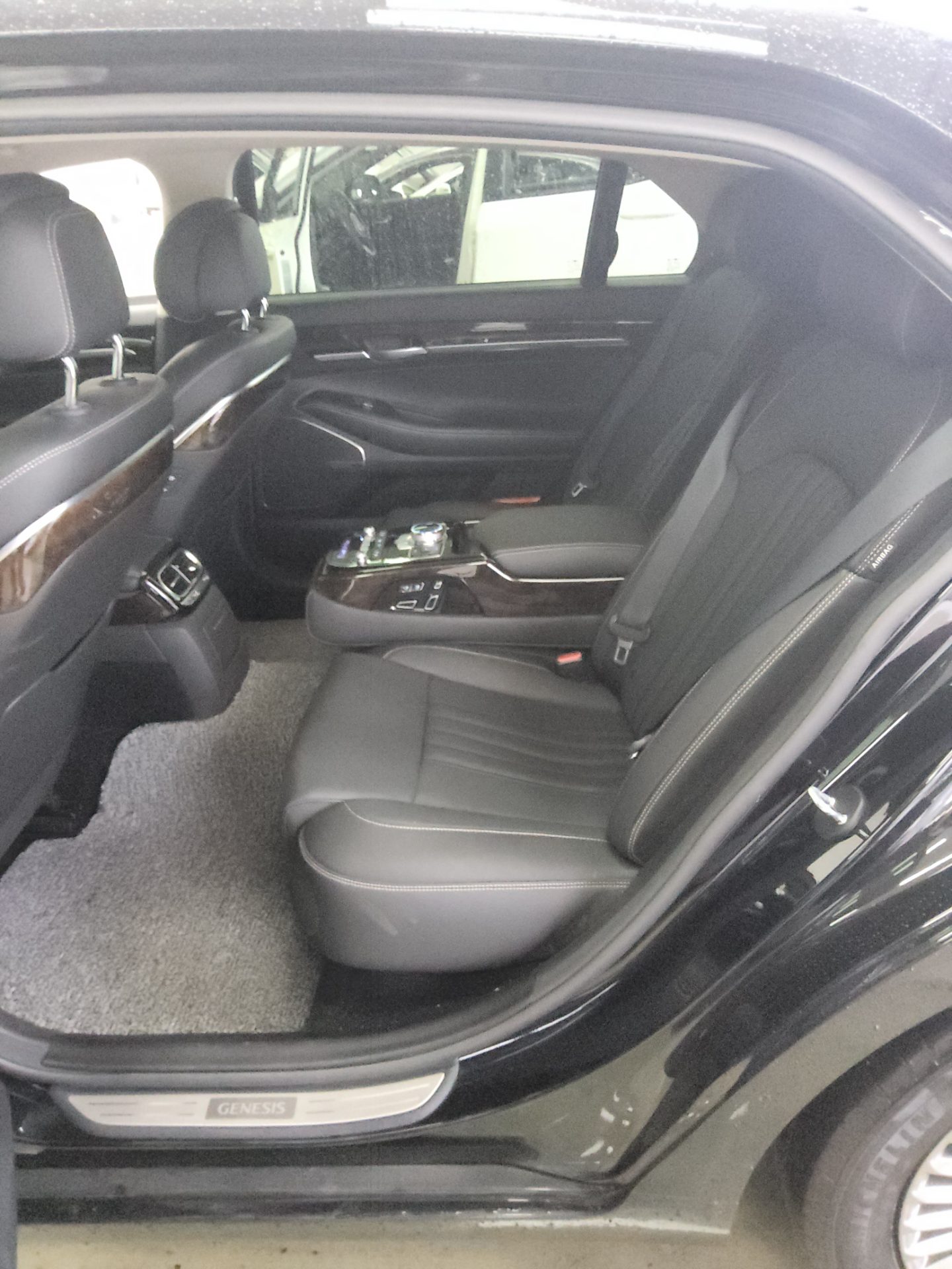 2021 - genesis g90