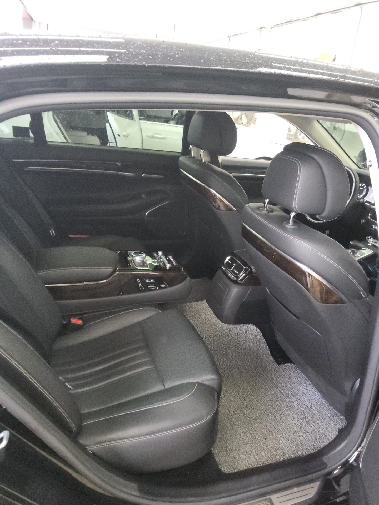 2021 - genesis g90