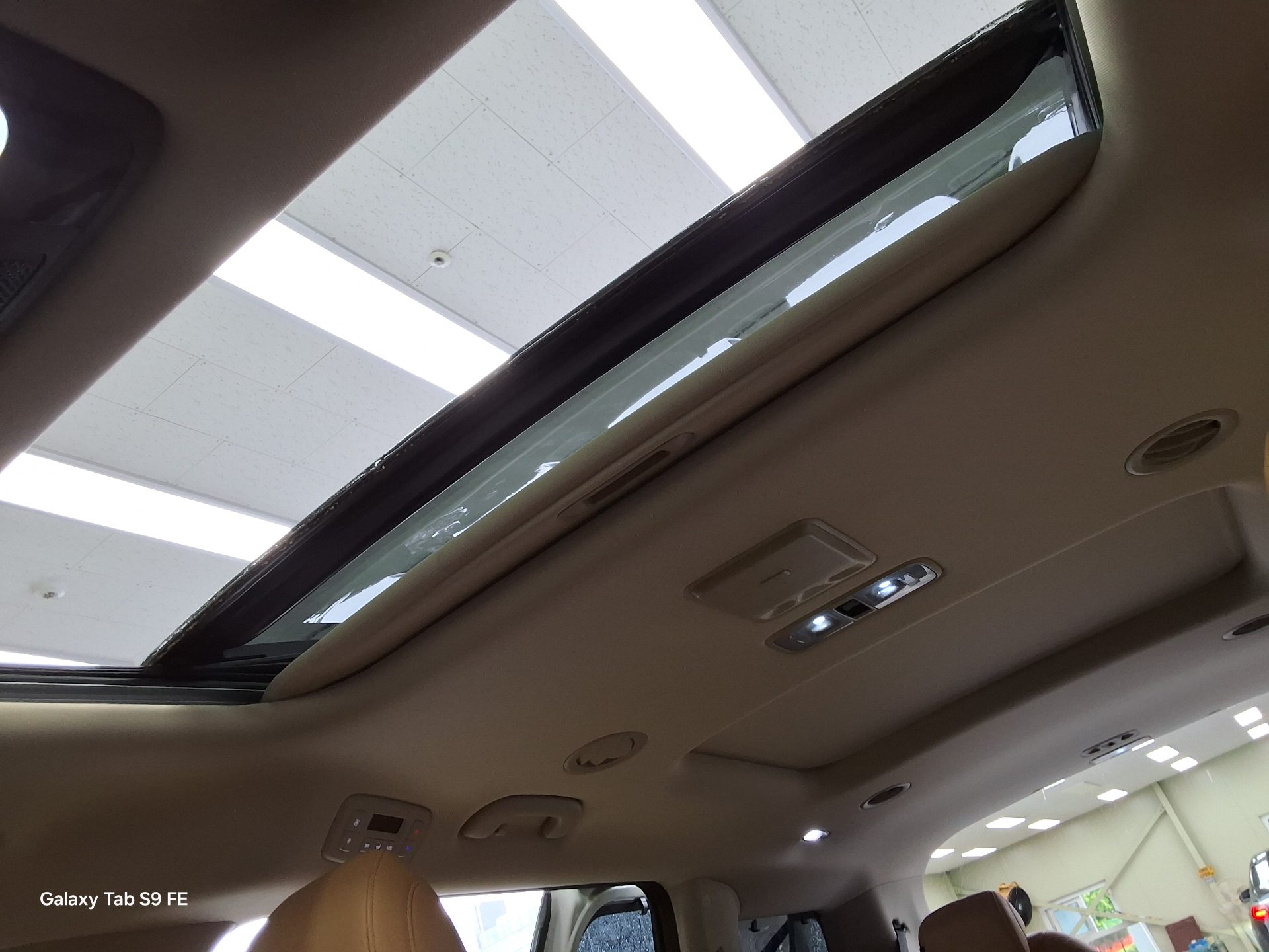 2023 - kia carnival