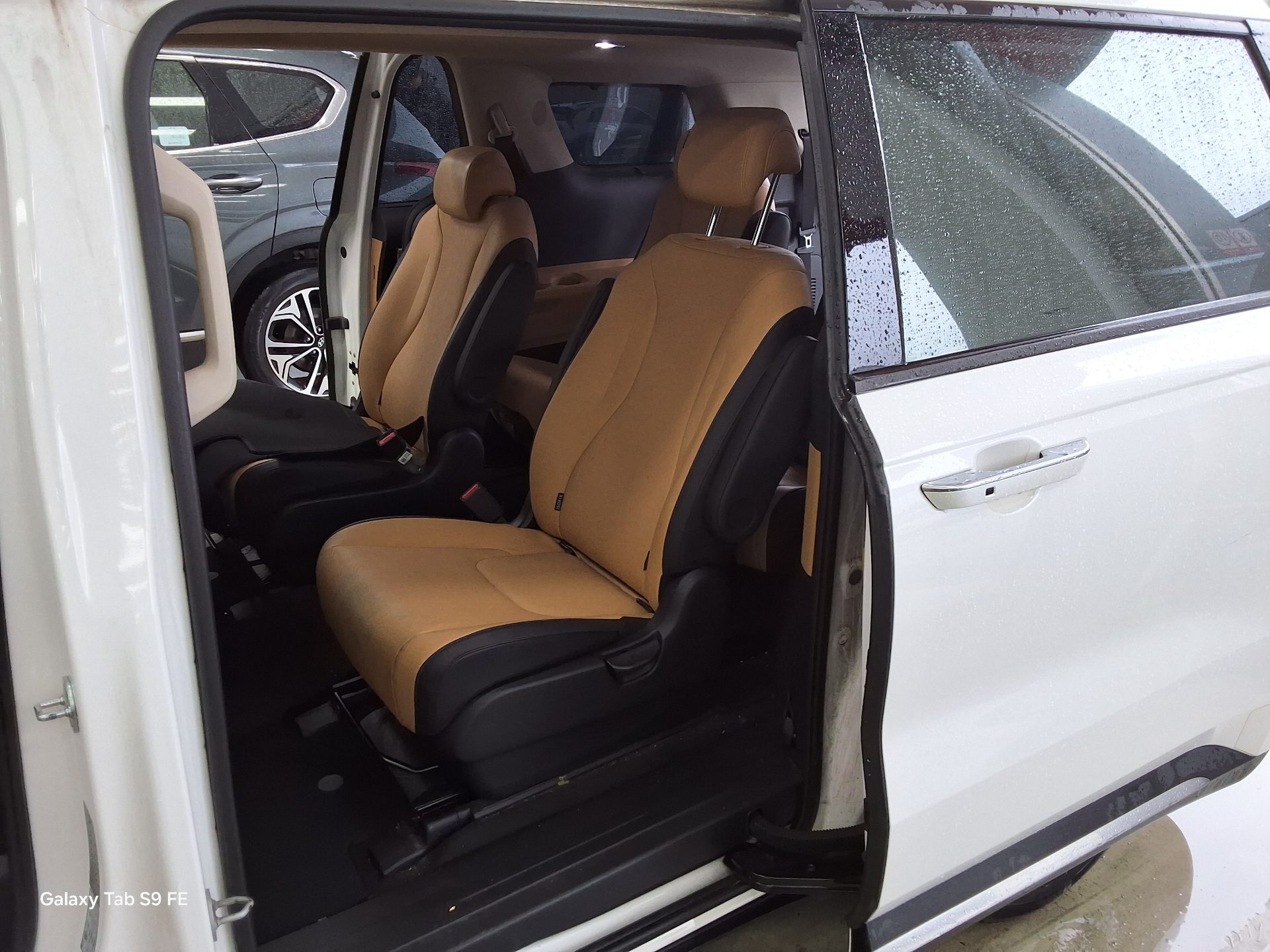 2023 - kia carnival