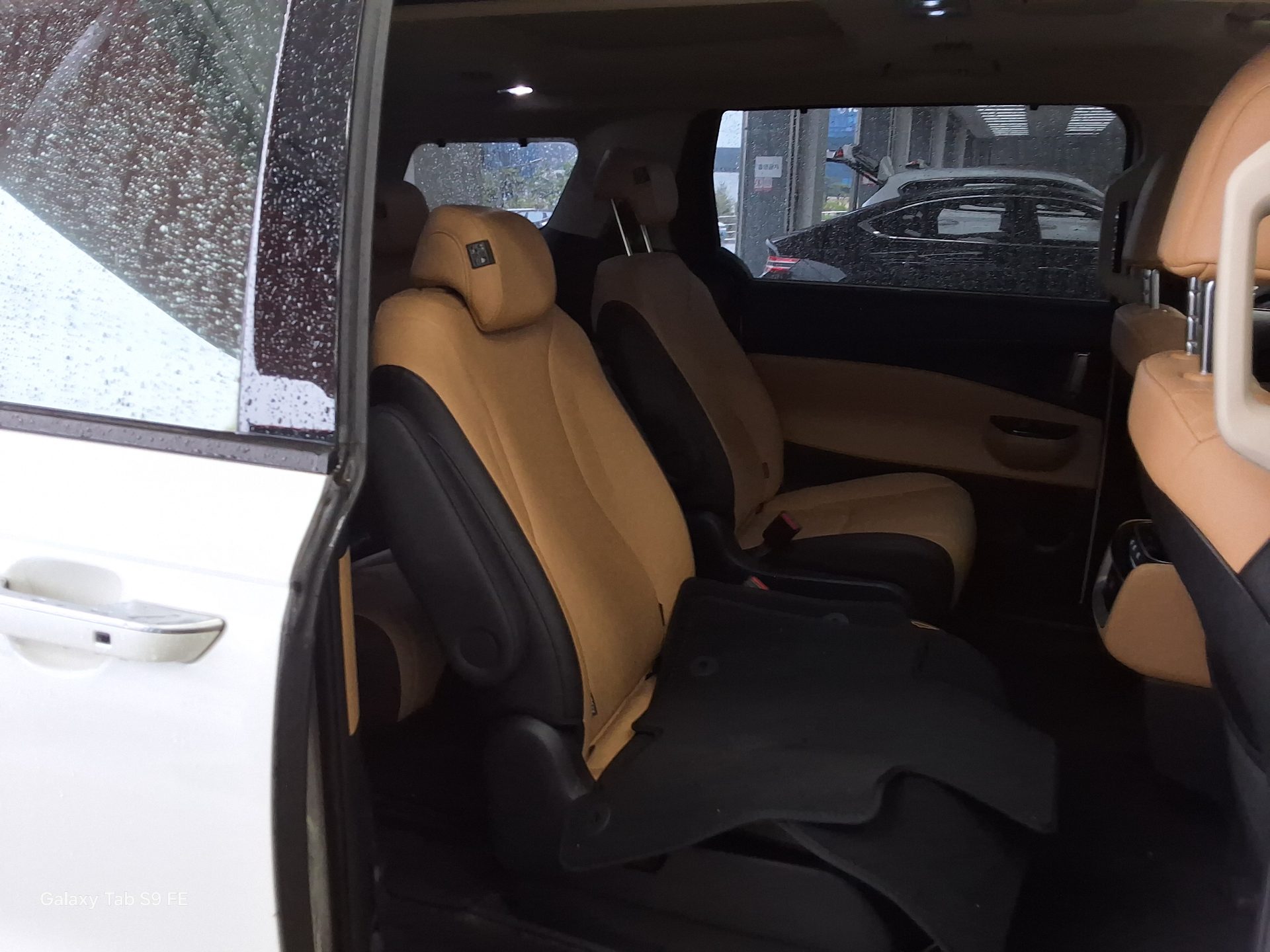 2023 - kia carnival