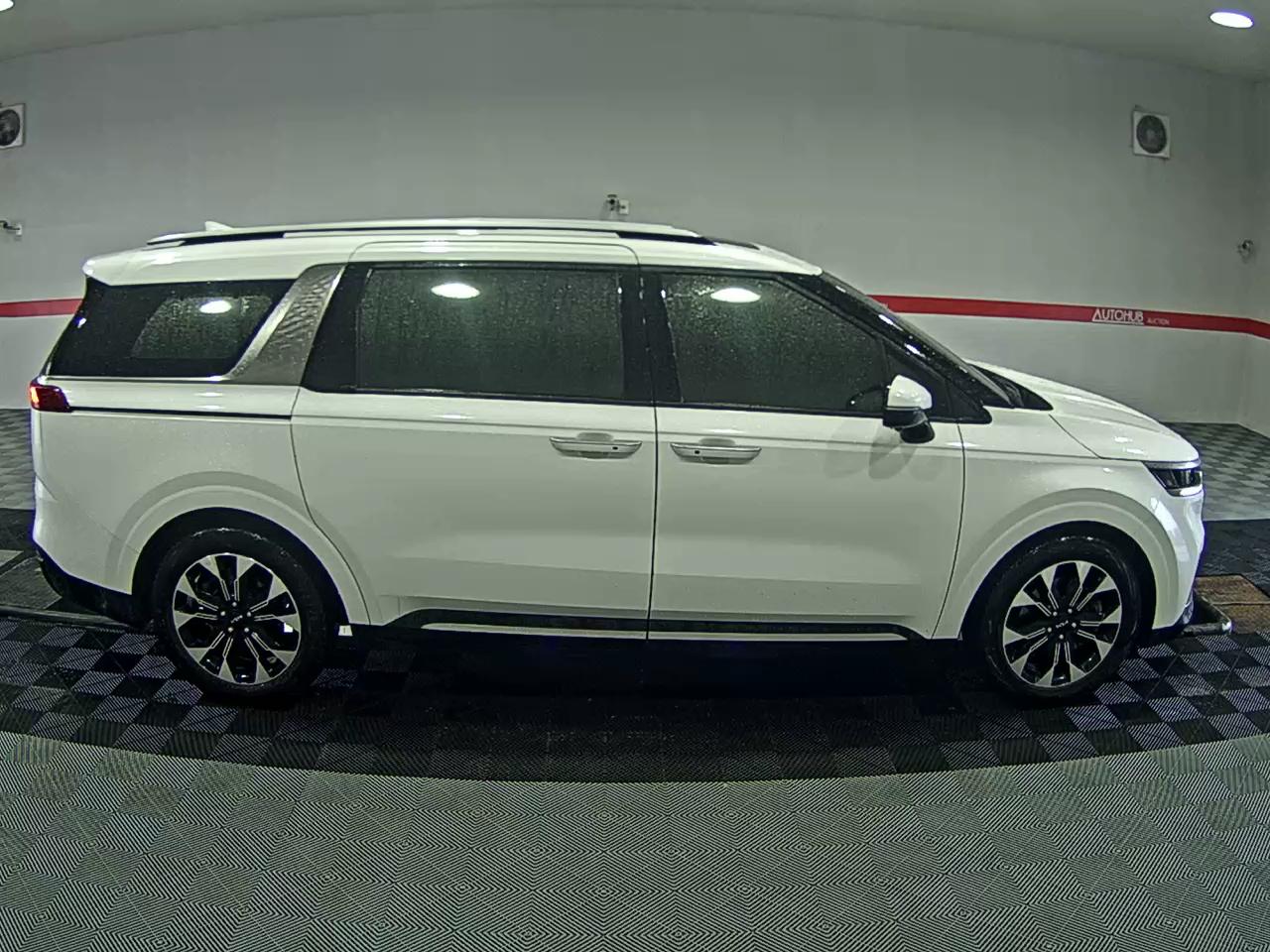2023 - kia carnival