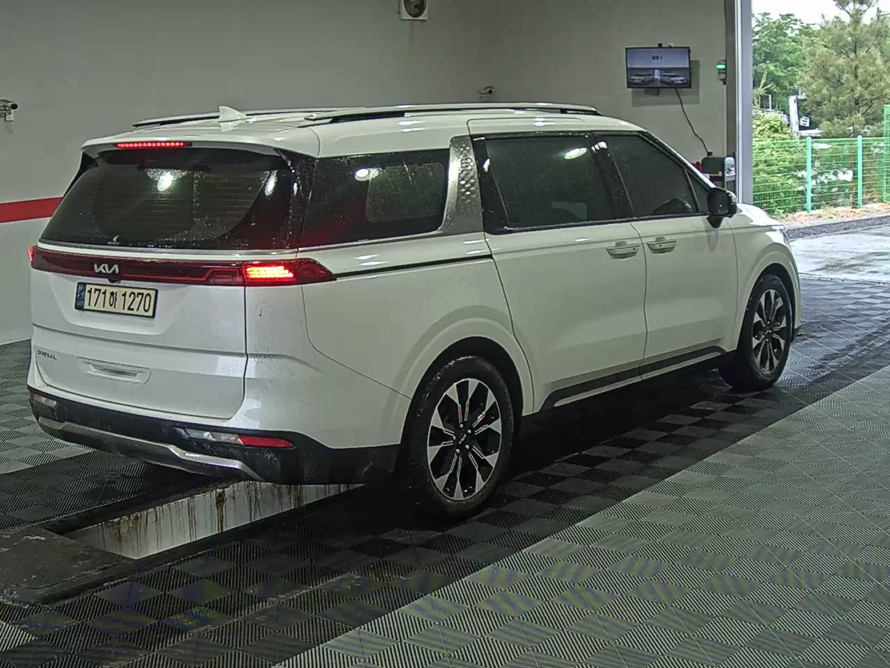 2023 - kia carnival