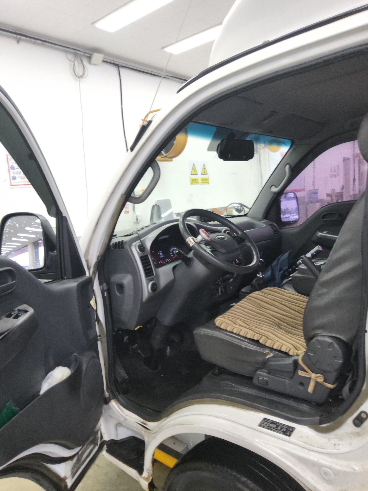 2017 - kia bongo