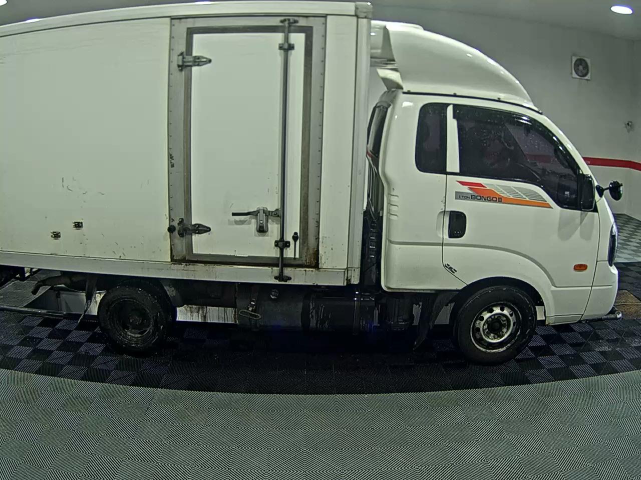 2017 - kia bongo
