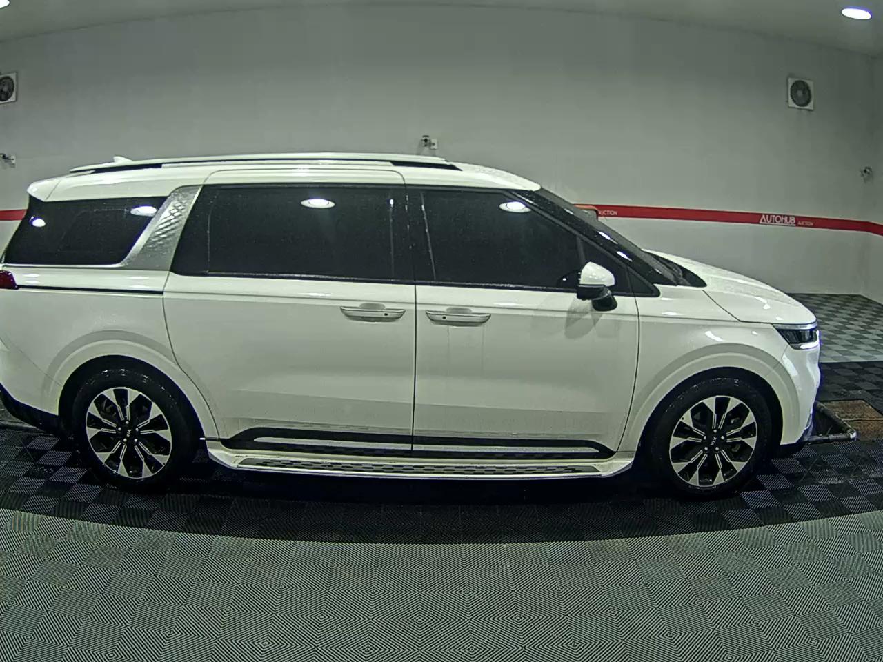 2021 - kia carnival