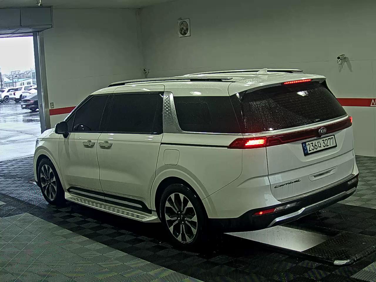 2021 - kia carnival
