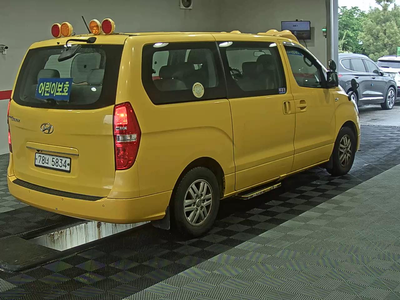 2016 - hyundai grand starex