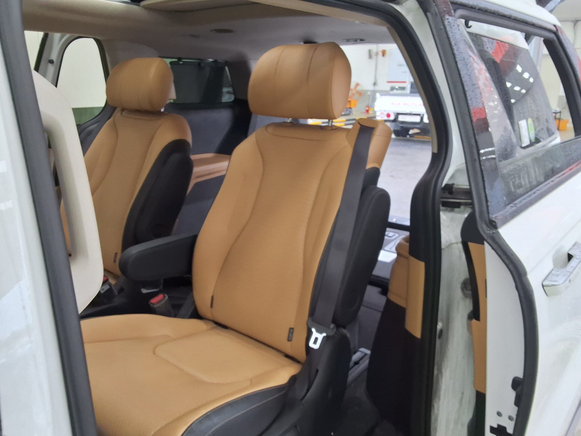 2023 - kia carnival