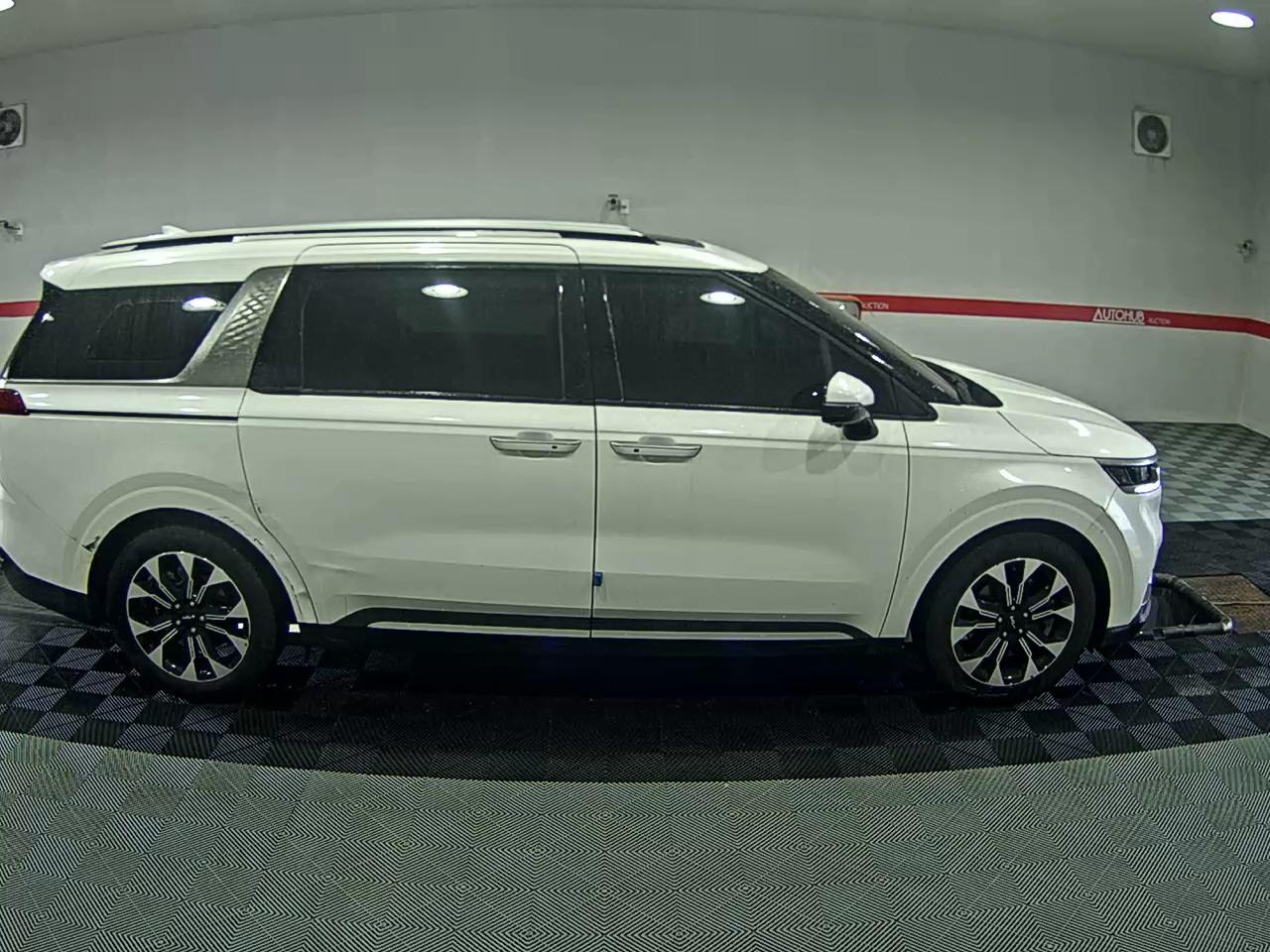 2023 - kia carnival