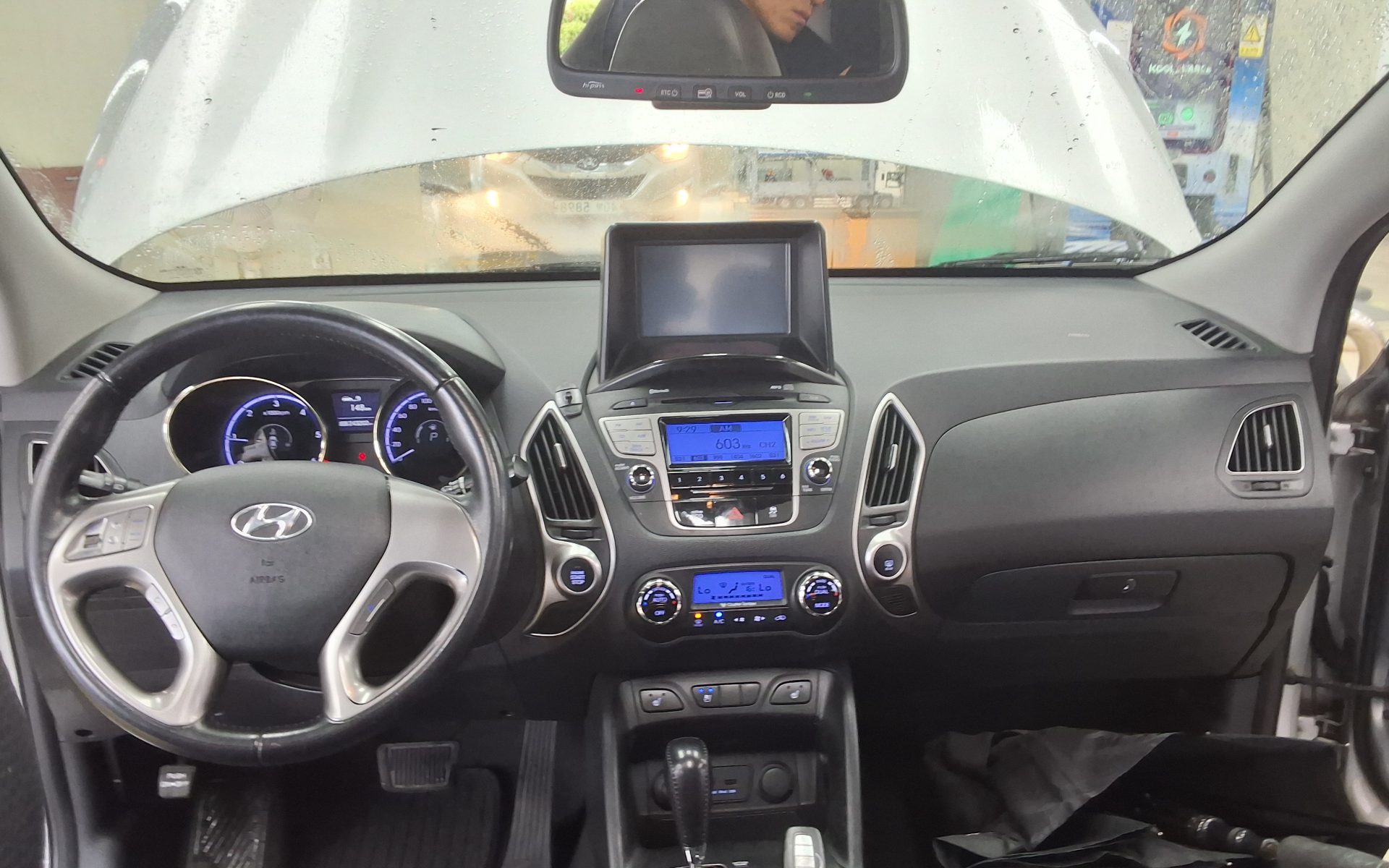 2011 - hyundai tucson