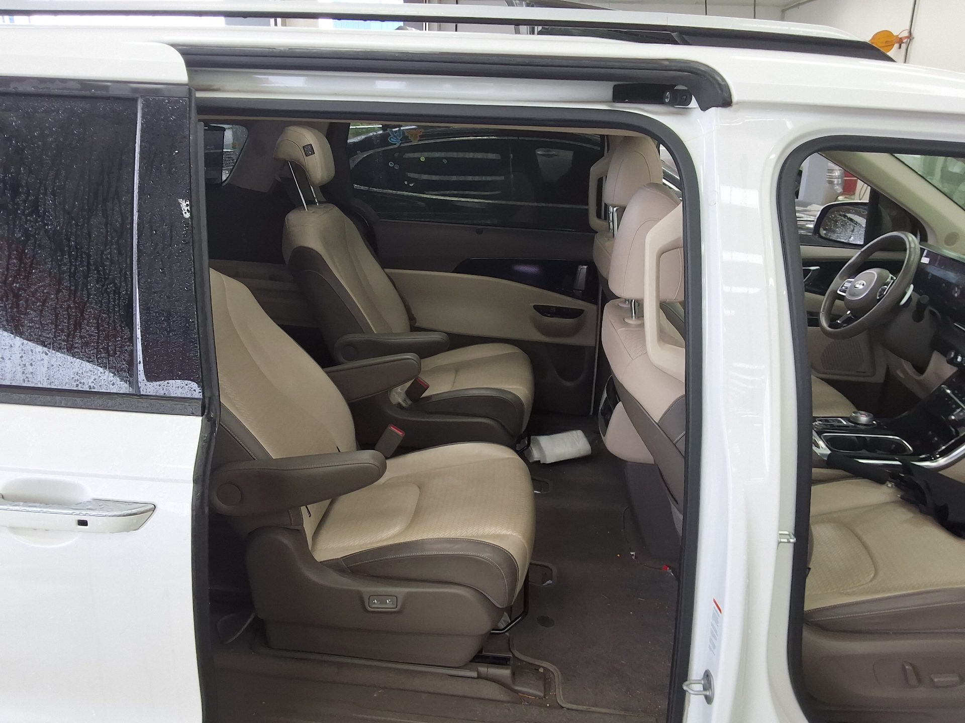 2021 - kia carnival