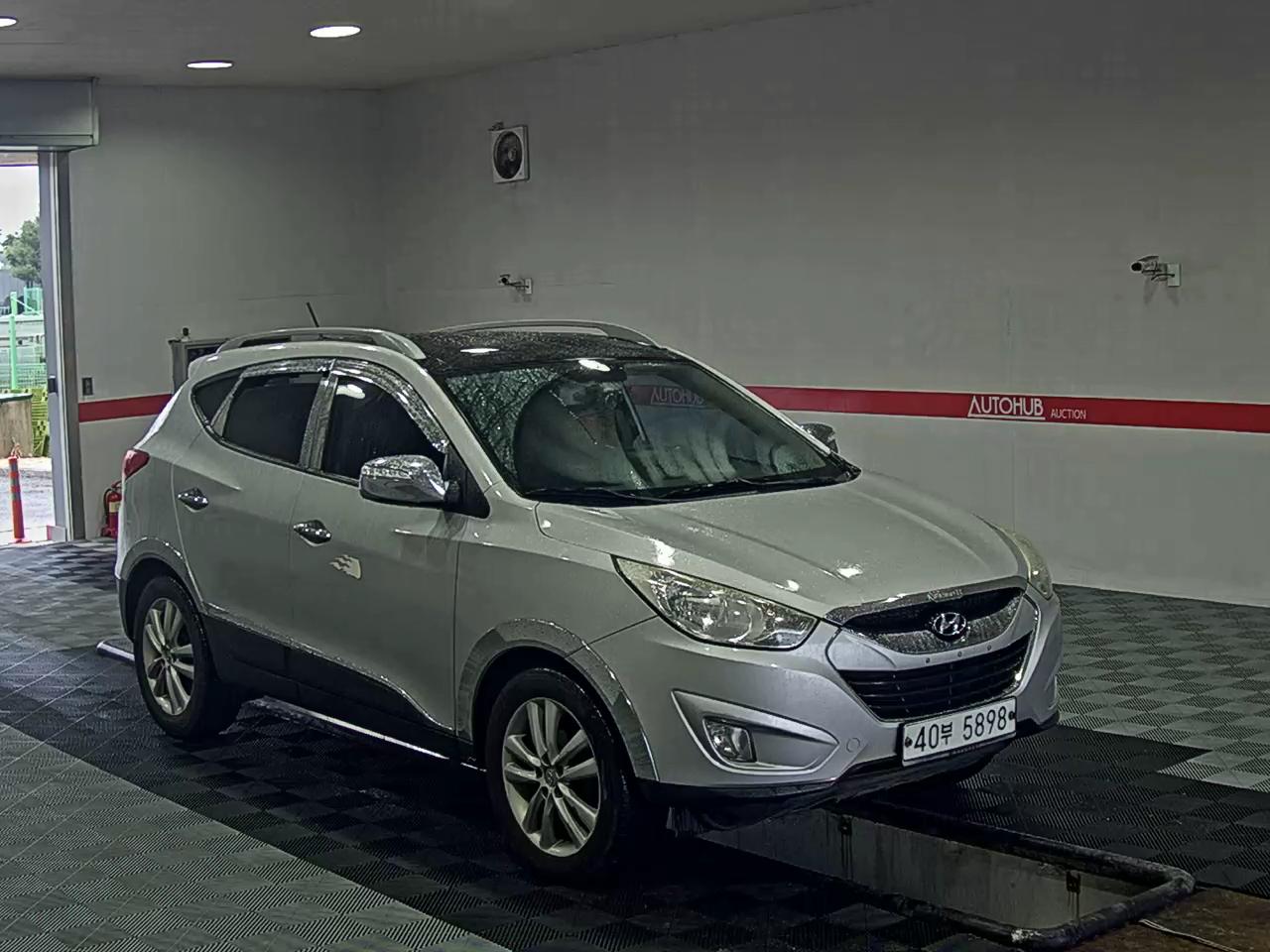 2011 - hyundai tucson