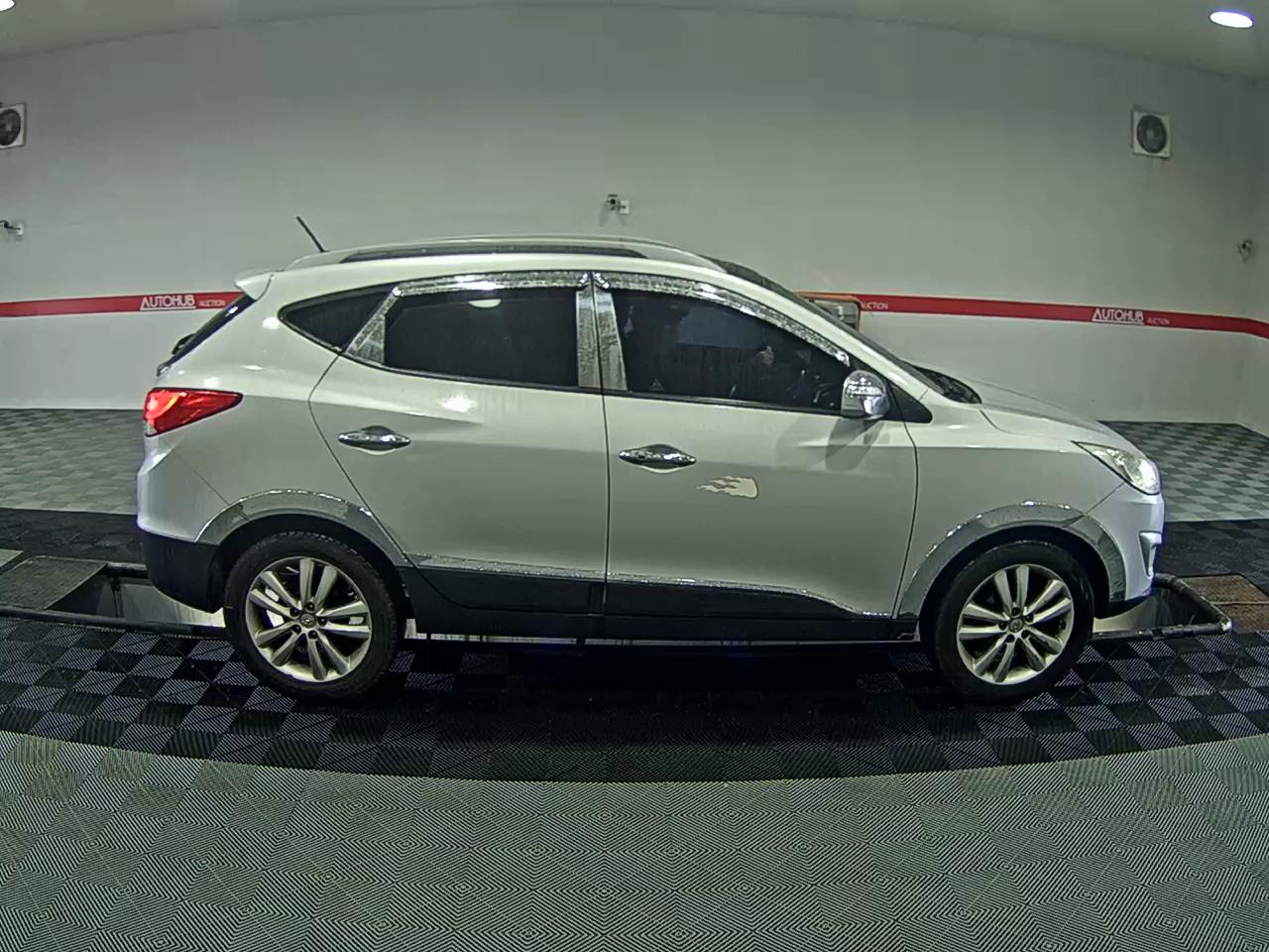 2011 - hyundai tucson