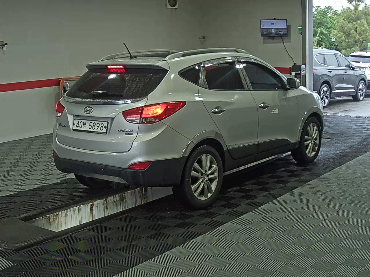 2011 - hyundai tucson