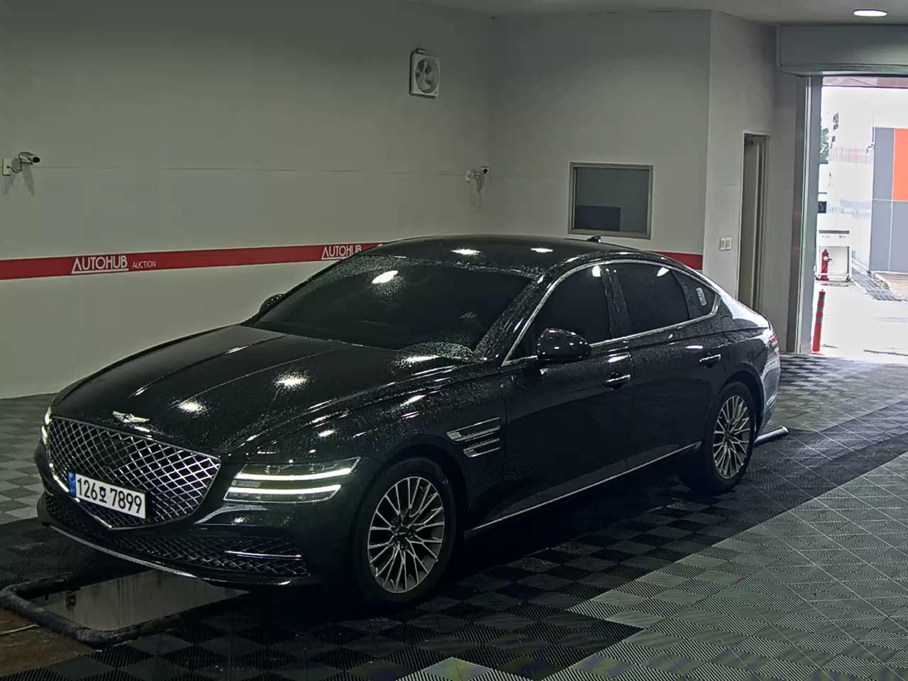 GENESIS G80 BASE MODEL